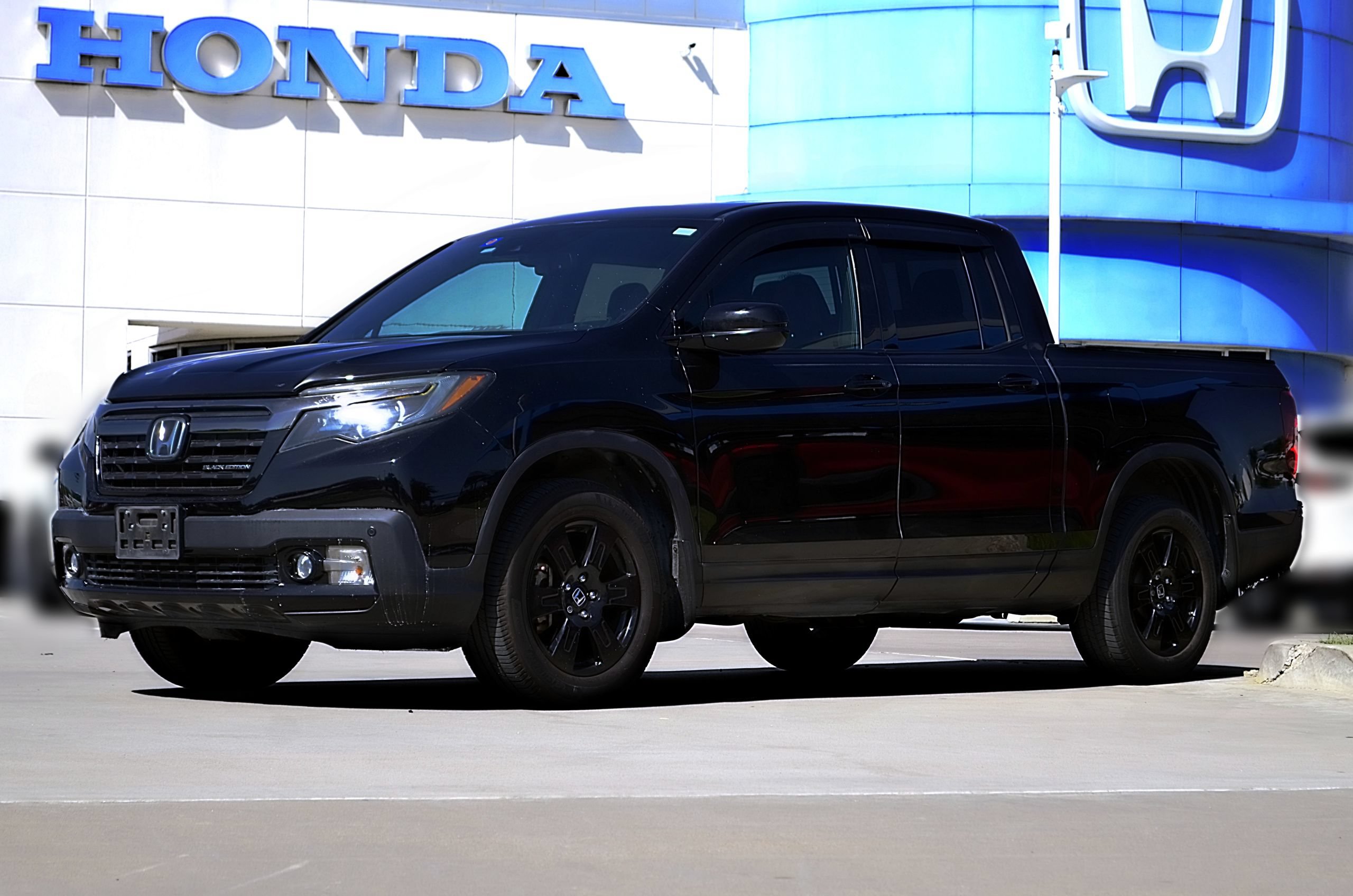 Used 2017 Honda Ridgeline Black Edition video 1