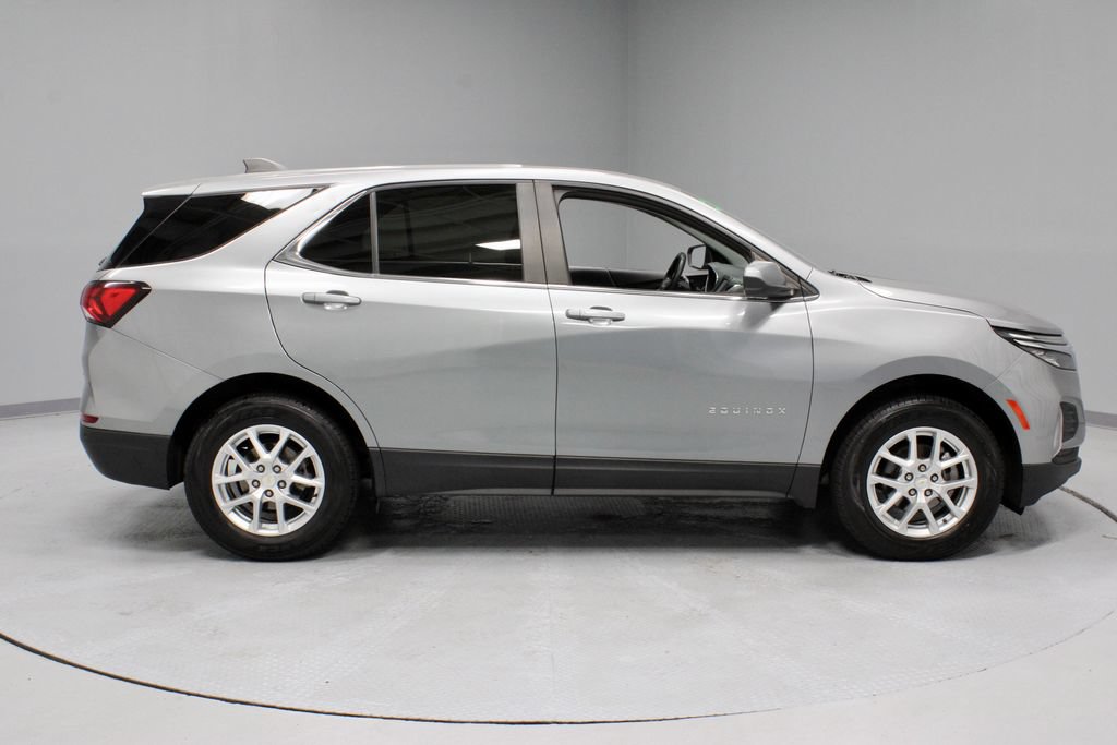 Used 2023 Chevrolet Equinox LT w/ Driver Convenience Package AWD/4WD image 6
