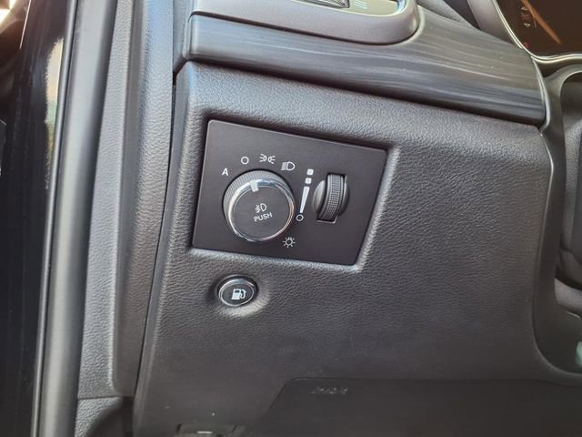 Used 2019 Jeep Grand Cherokee Laredo image 26