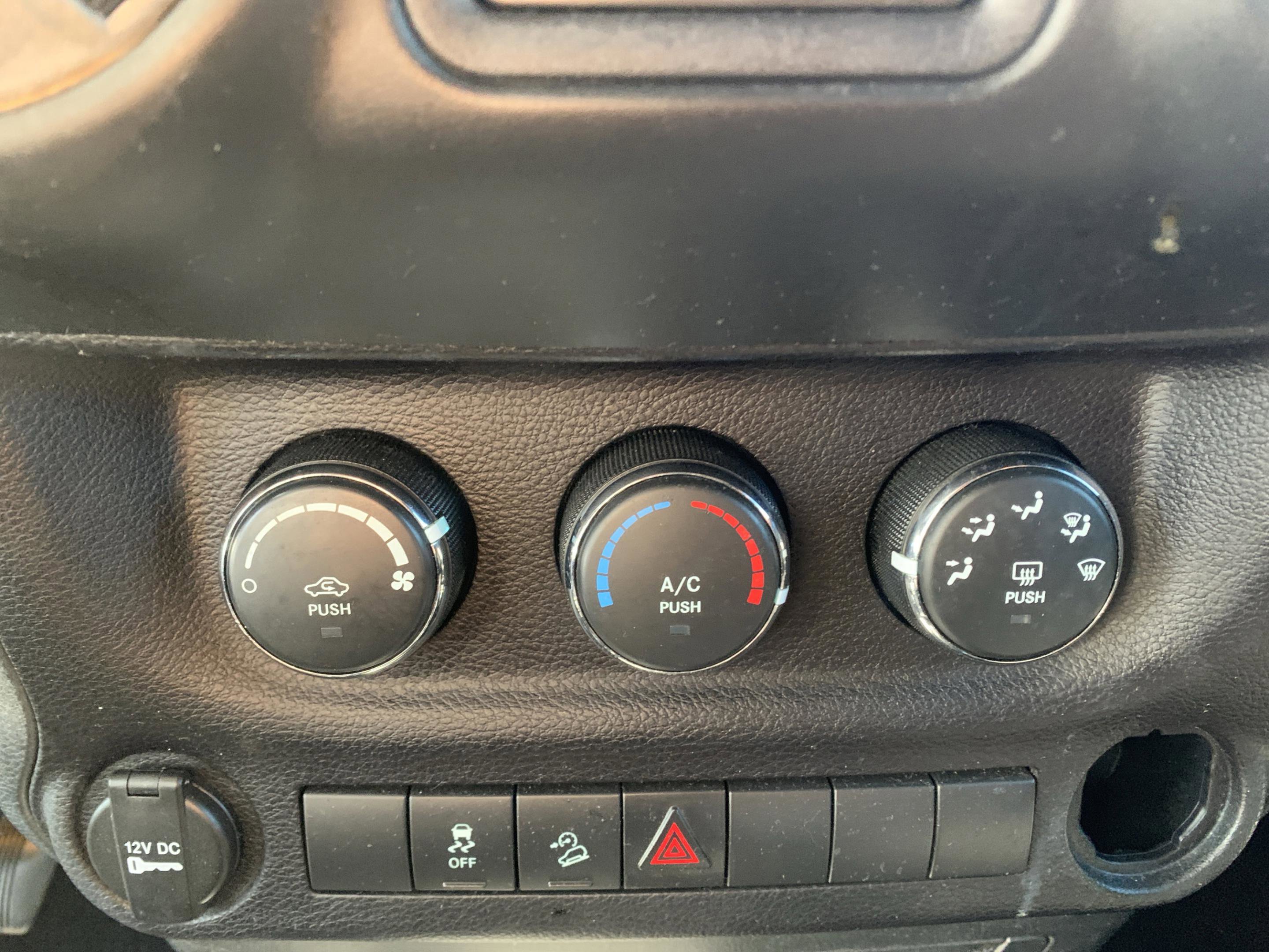 Used 2017 Jeep Wrangler Unlimited Sport w/ Connectivity Group image 18