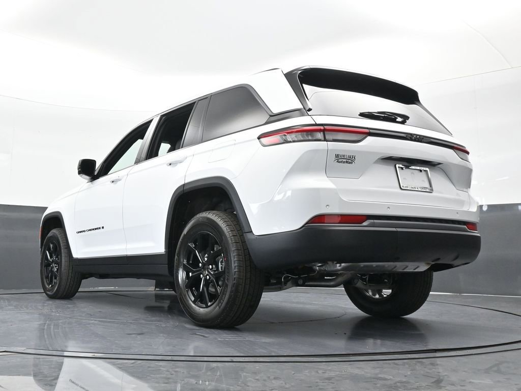 New 2026 Jeep Grand Cherokee Altitude RWD image 54
