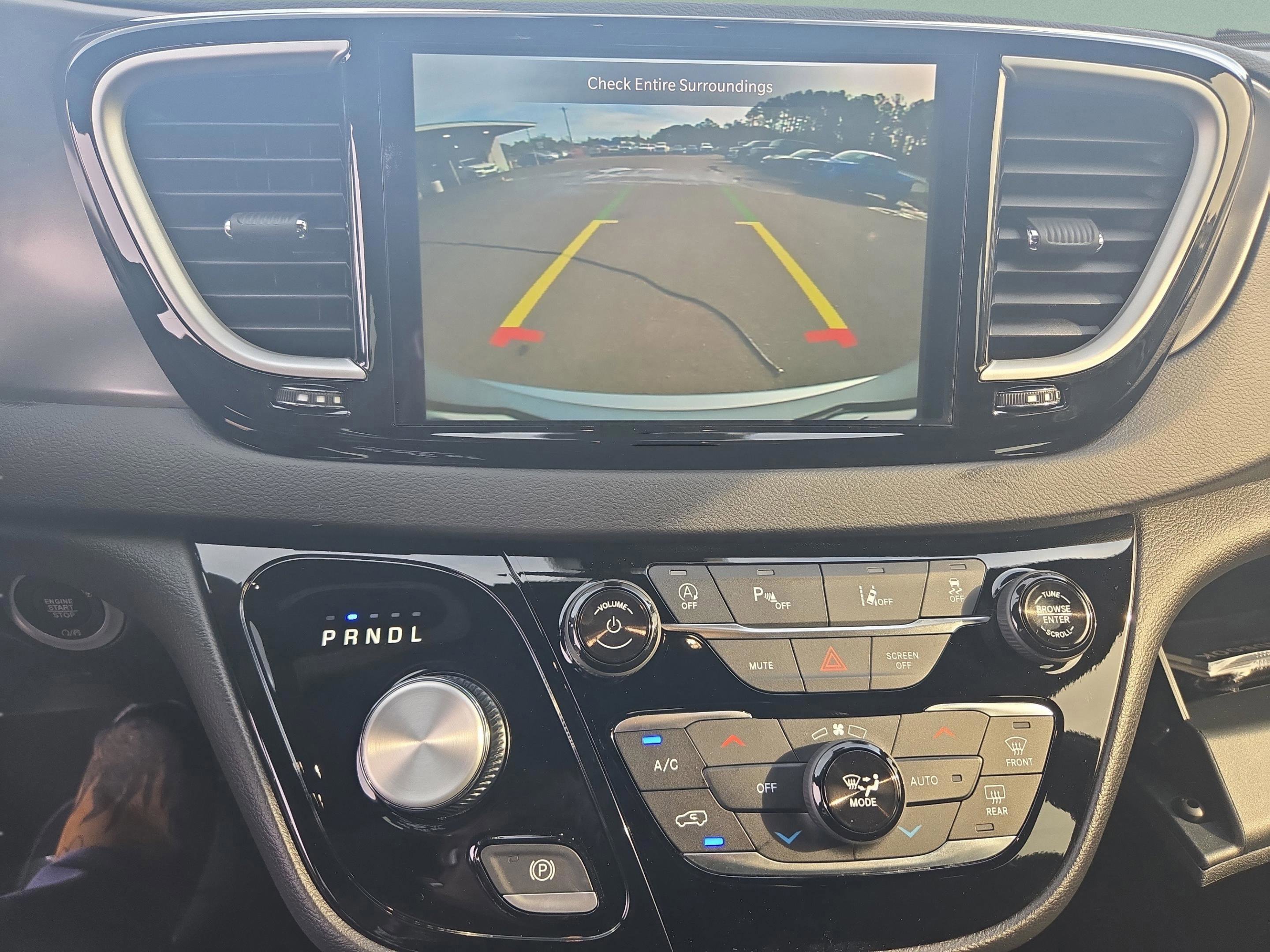 New 2026 Chrysler Voyager LX image 17
