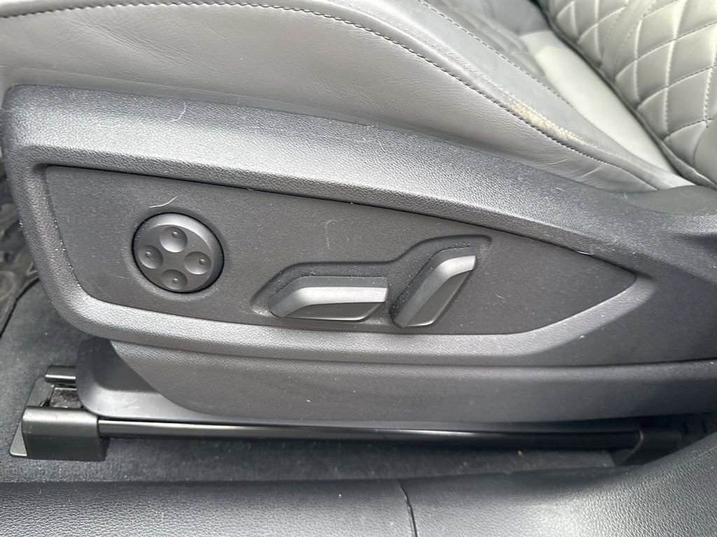 Used 2023 Audi SQ5 Prestige image 8