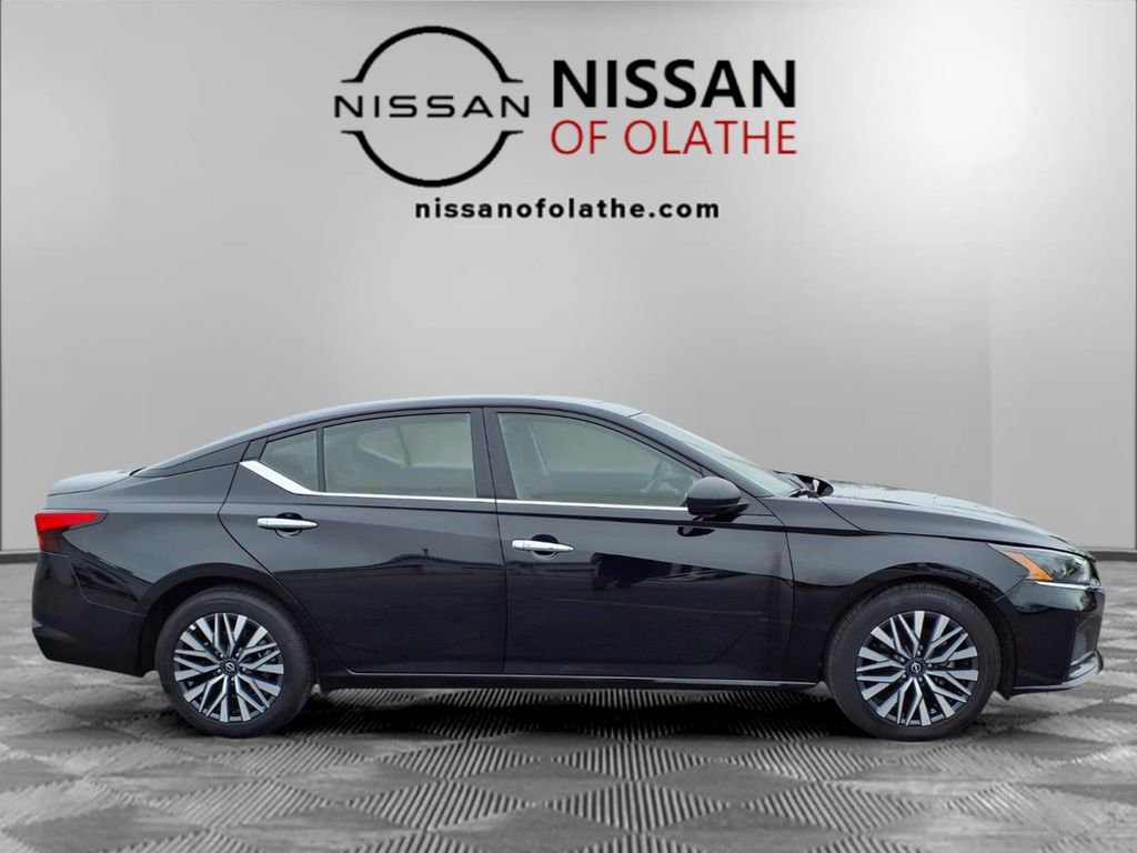 Certified 2025 Nissan Altima 2.5 SV image 29