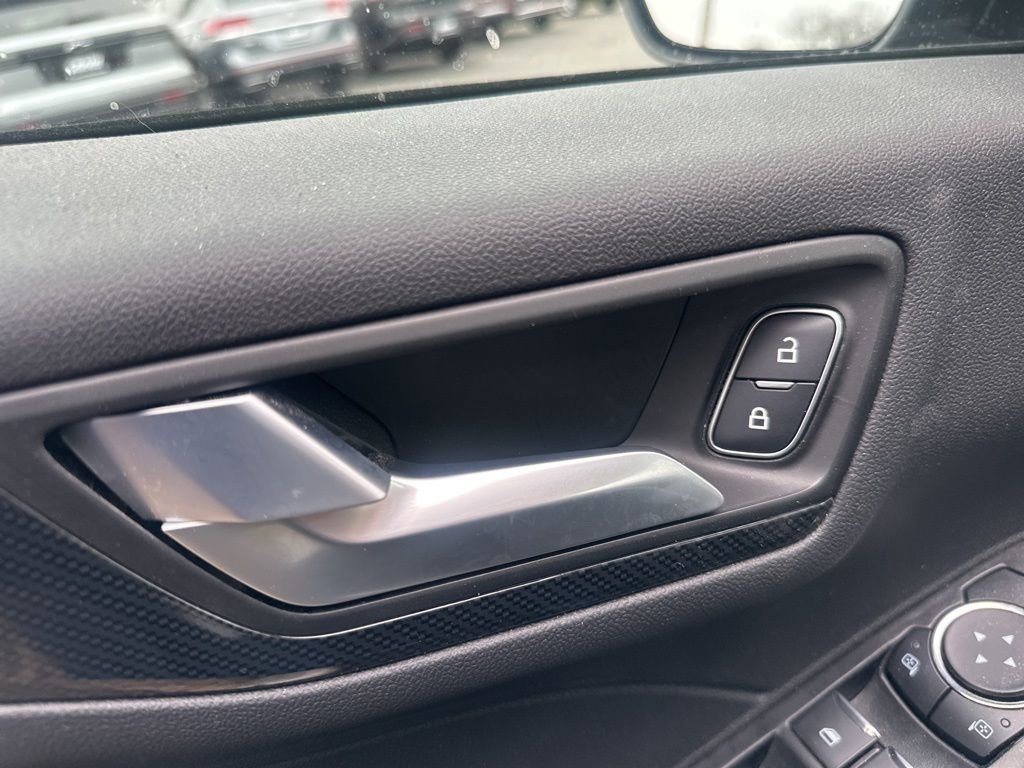 Used 2025 Ford Escape ST-Line image 27