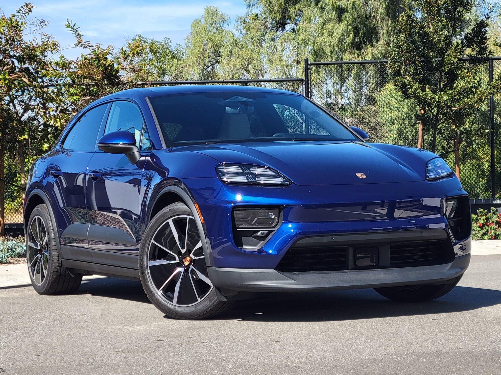 New 2025 Porsche Macan 4 Electric AWD/4WD image 9