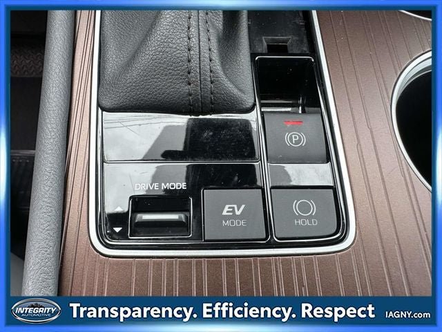Used 2024 Toyota Sienna XLE FWD image 30