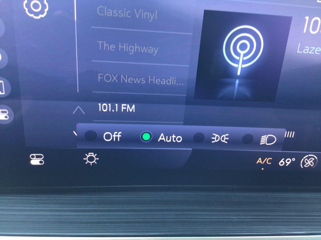 Used 2024 Buick Envision Preferred AWD/4WD image 18