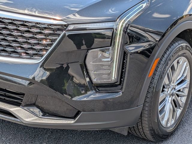 Used 2025 Cadillac XT4 Premium Luxury FWD image 9
