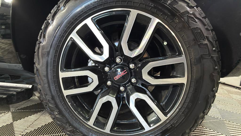 Used 2022 GMC Yukon AT4 w/ Technology Package image 41