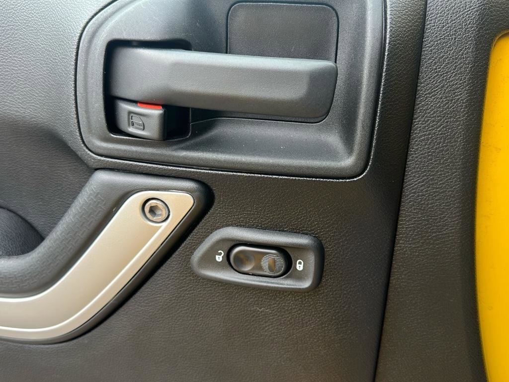 Used 2015 Jeep Wrangler Unlimited Sahara w/ Dual Top Group image 13