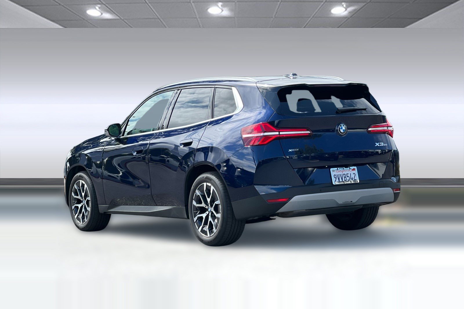 Used 2026 BMW X3 xDrive30i w/ Premium Package AWD/4WD image 3