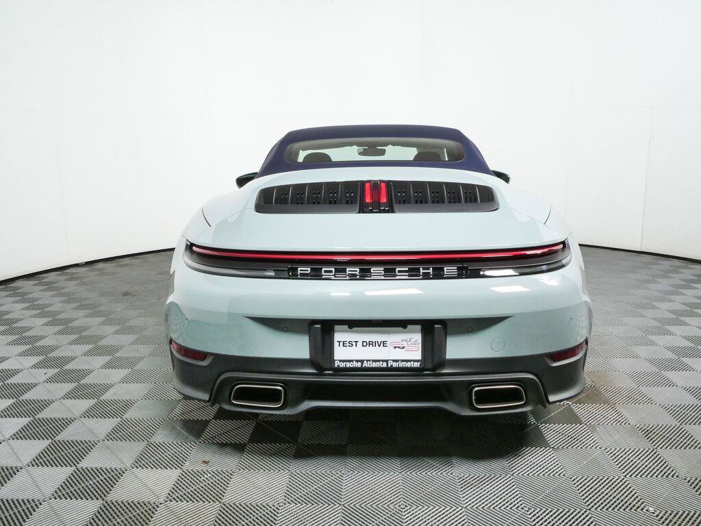 Certified 2025 Porsche 911 Carrera RWD image 31