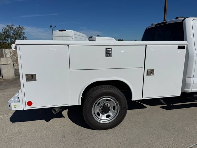 New 2026 Ford F350 XL w/ XL Chrome Package AWD/4WD image 3