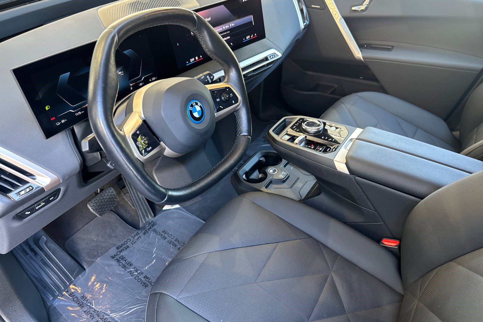 Used 2024 BMW iX xDrive50 w/ Sport Package AWD/4WD image 11