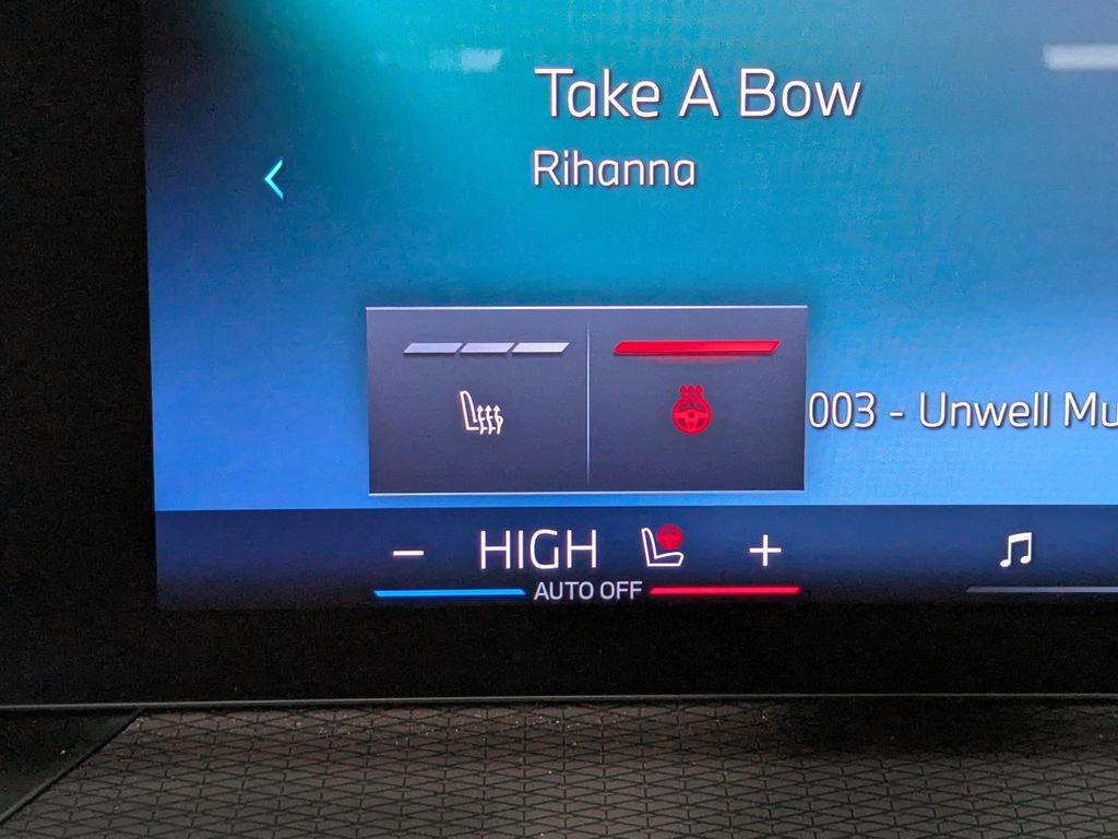 Used 2025 BMW 330i xDrive Sedan w/ M Sport Package image 20