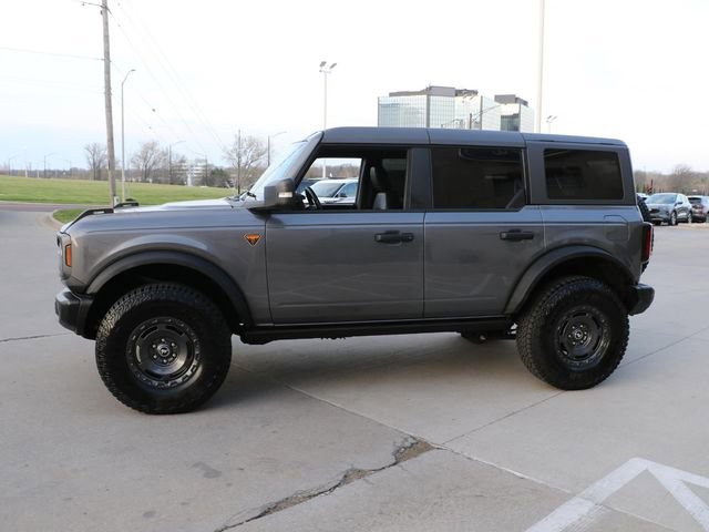 Used 2025 Ford Bronco Badlands AWD/4WD image 3