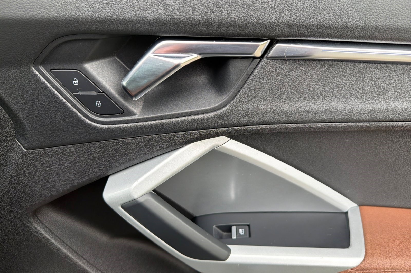 Used 2020 Audi Q3 2.0T Prestige w/ Prestige Package image 22