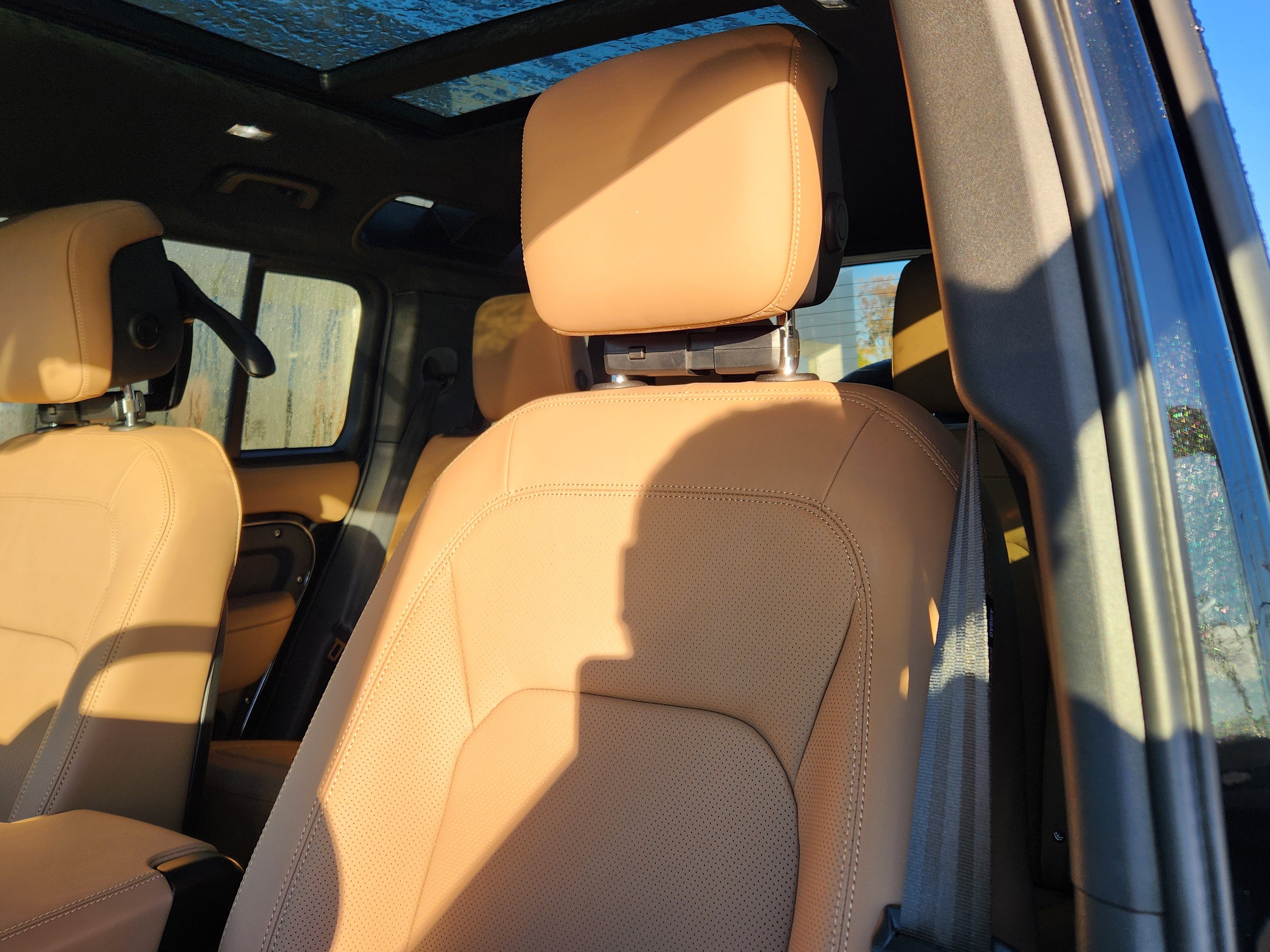 New 2026 Land Rover Defender 110 X-Dynamic SE image 9