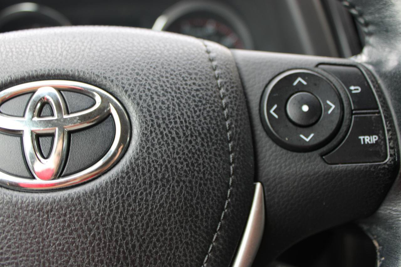 Used 2016 Toyota RAV4 SE FWD image 19