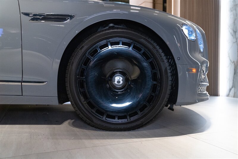 Used 2024 Bentley Flying Spur V8 AWD/4WD image 9
