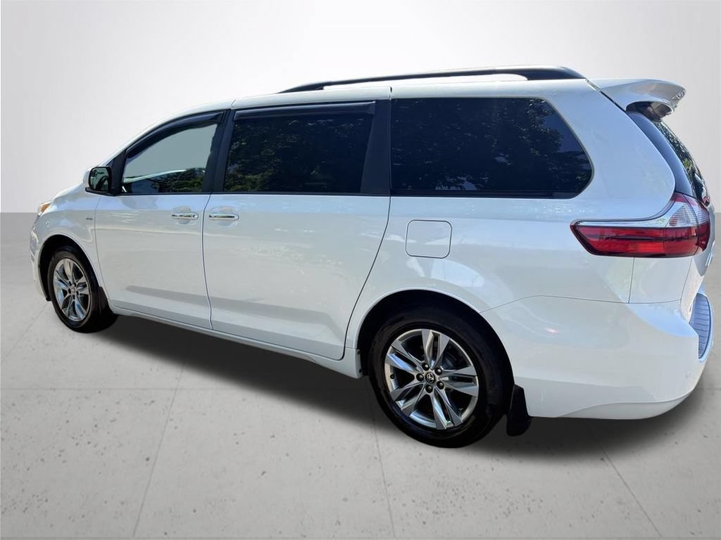 Used 2017 Toyota Sienna Limited AWD/4WD image 9