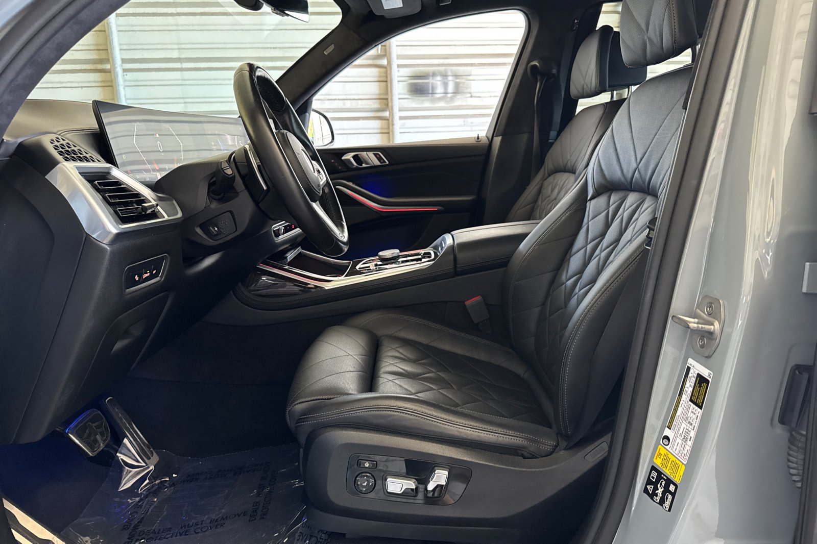 Used 2024 BMW X7 xDrive40i w/ M Sport Package AWD/4WD image 10