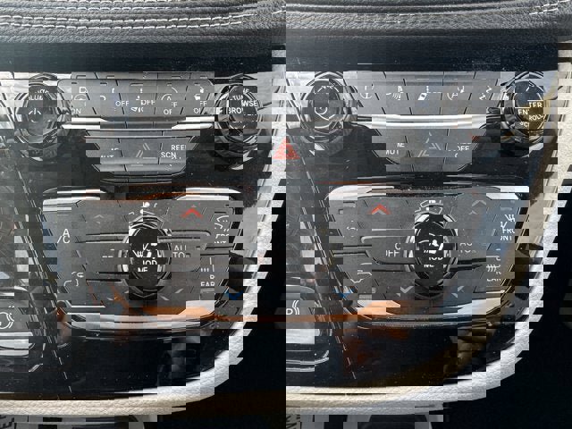 Used 2022 Chrysler Pacifica Touring-L w/ Uconnect Theater Family Group image 23