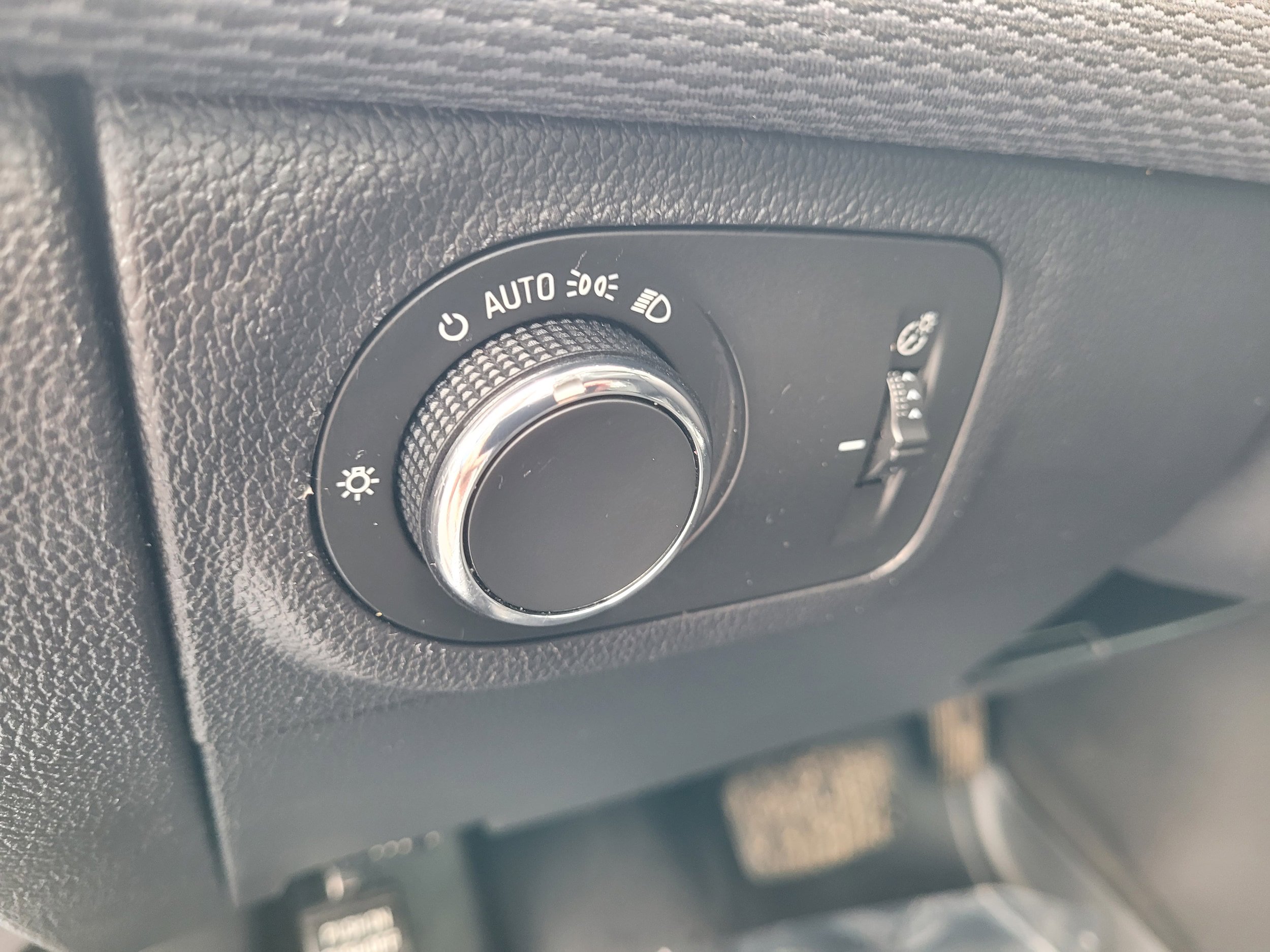 Used 2018 Chevrolet Cruze LS FWD image 12
