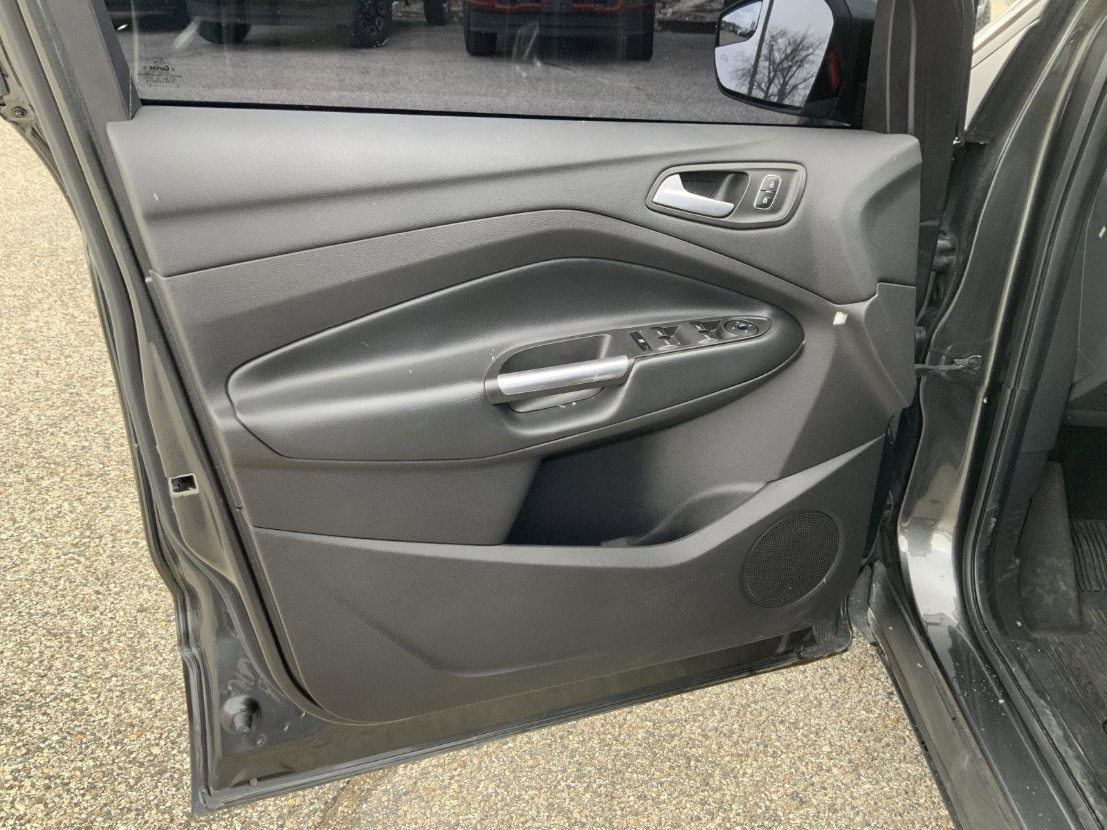 Used 2018 Ford Escape SEL image 22