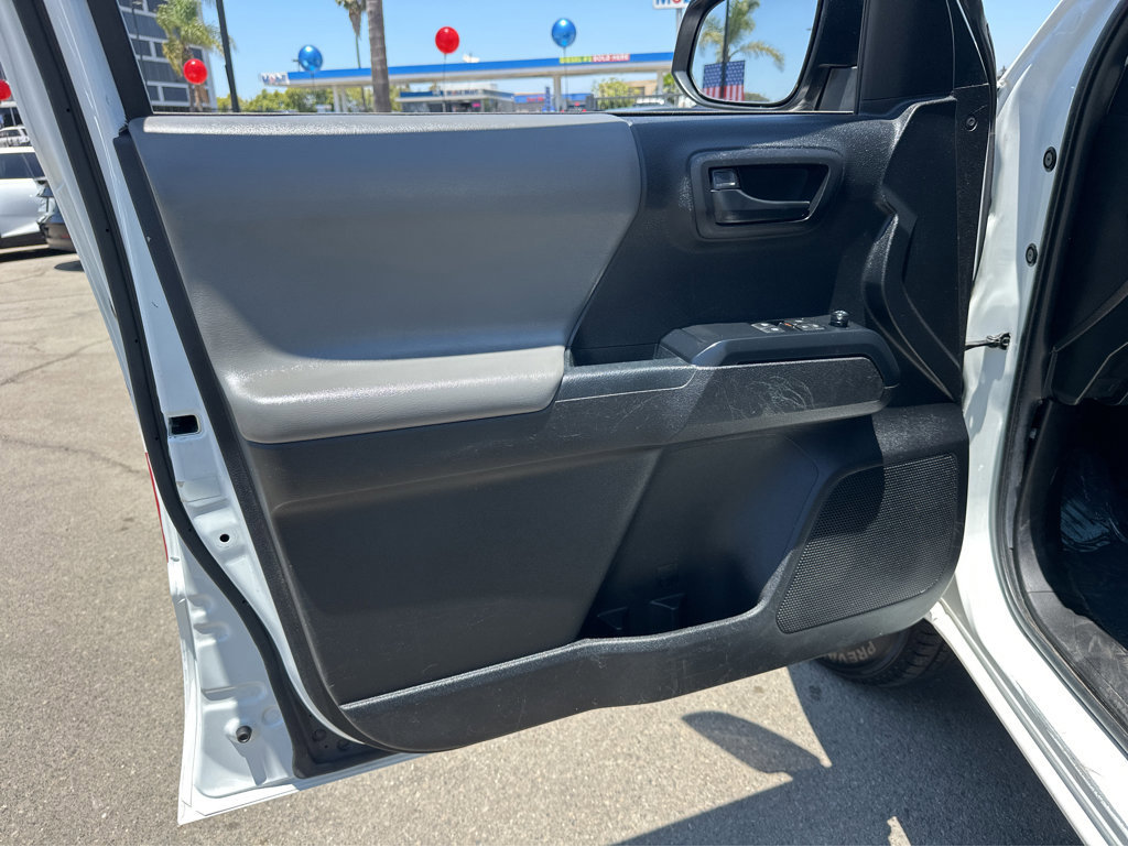 Used 2022 Toyota Tacoma SR RWD image 15