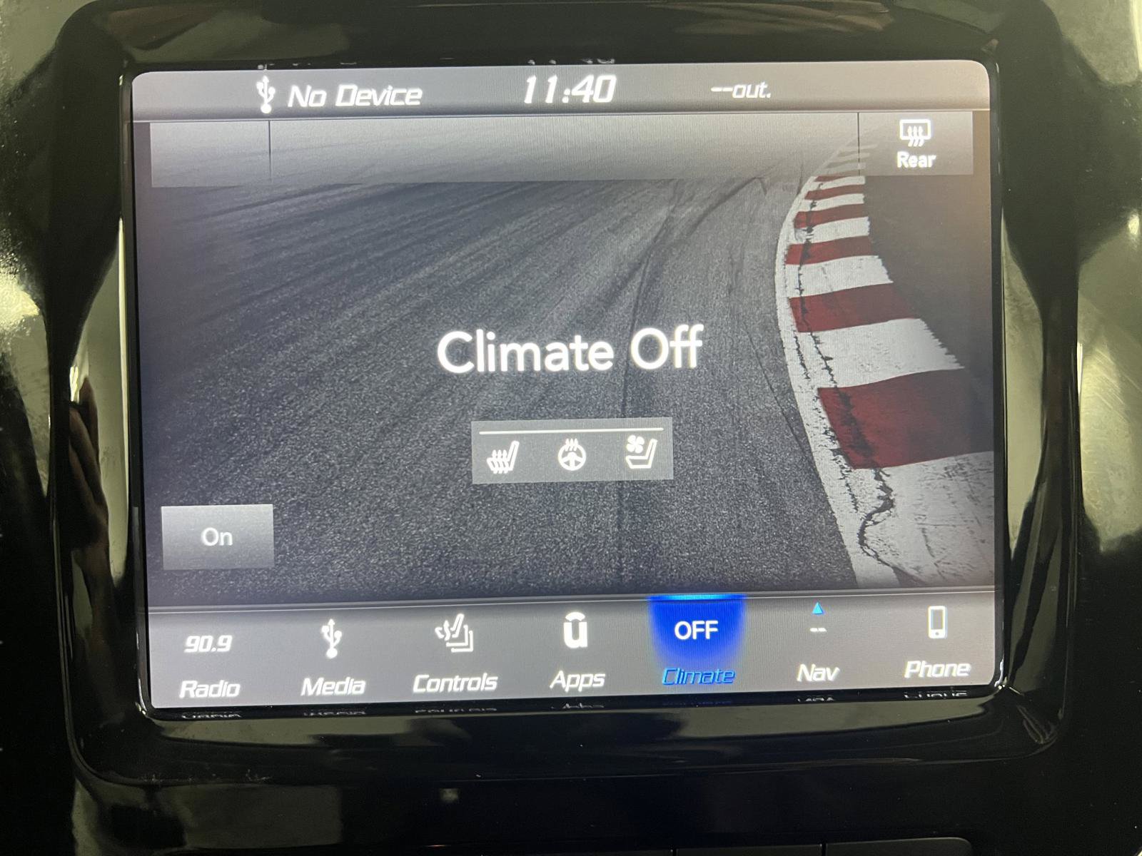 Used 2019 Jeep Cherokee Overland w/ Technology Group FWD image 20