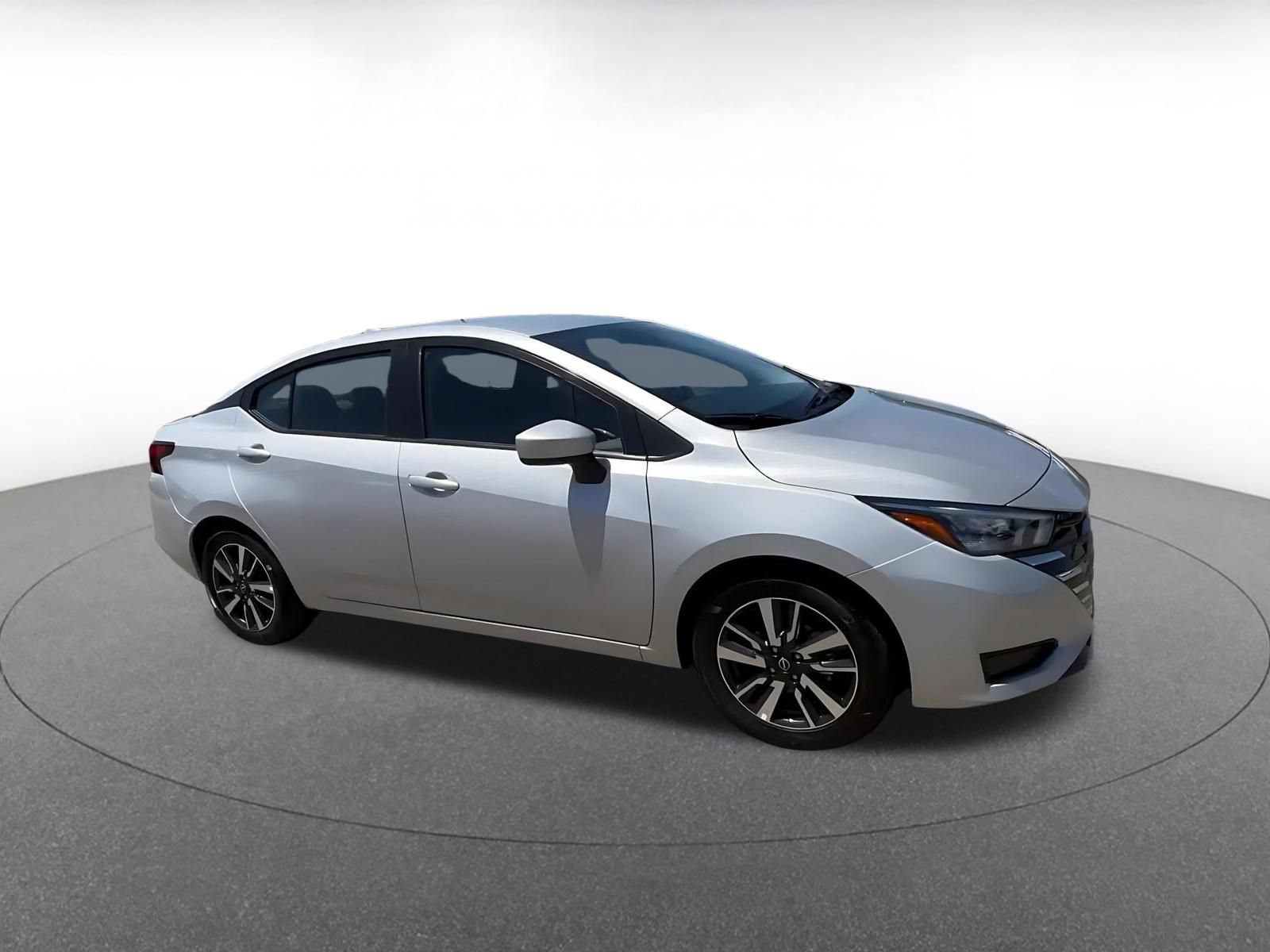Used 2025 Nissan Versa SV FWD video 2