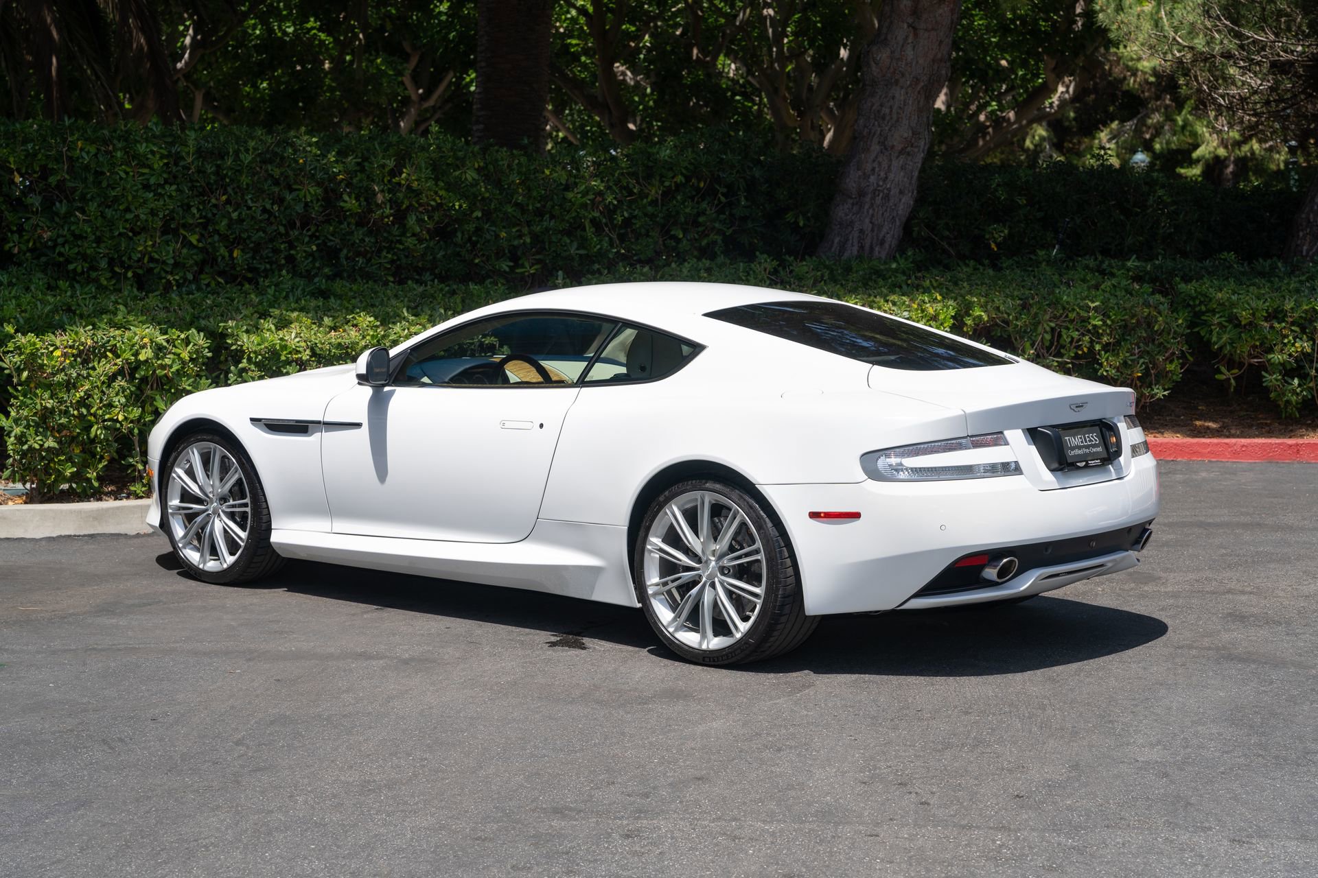 Used 2012 Aston Martin Virage Coupe RWD image 4