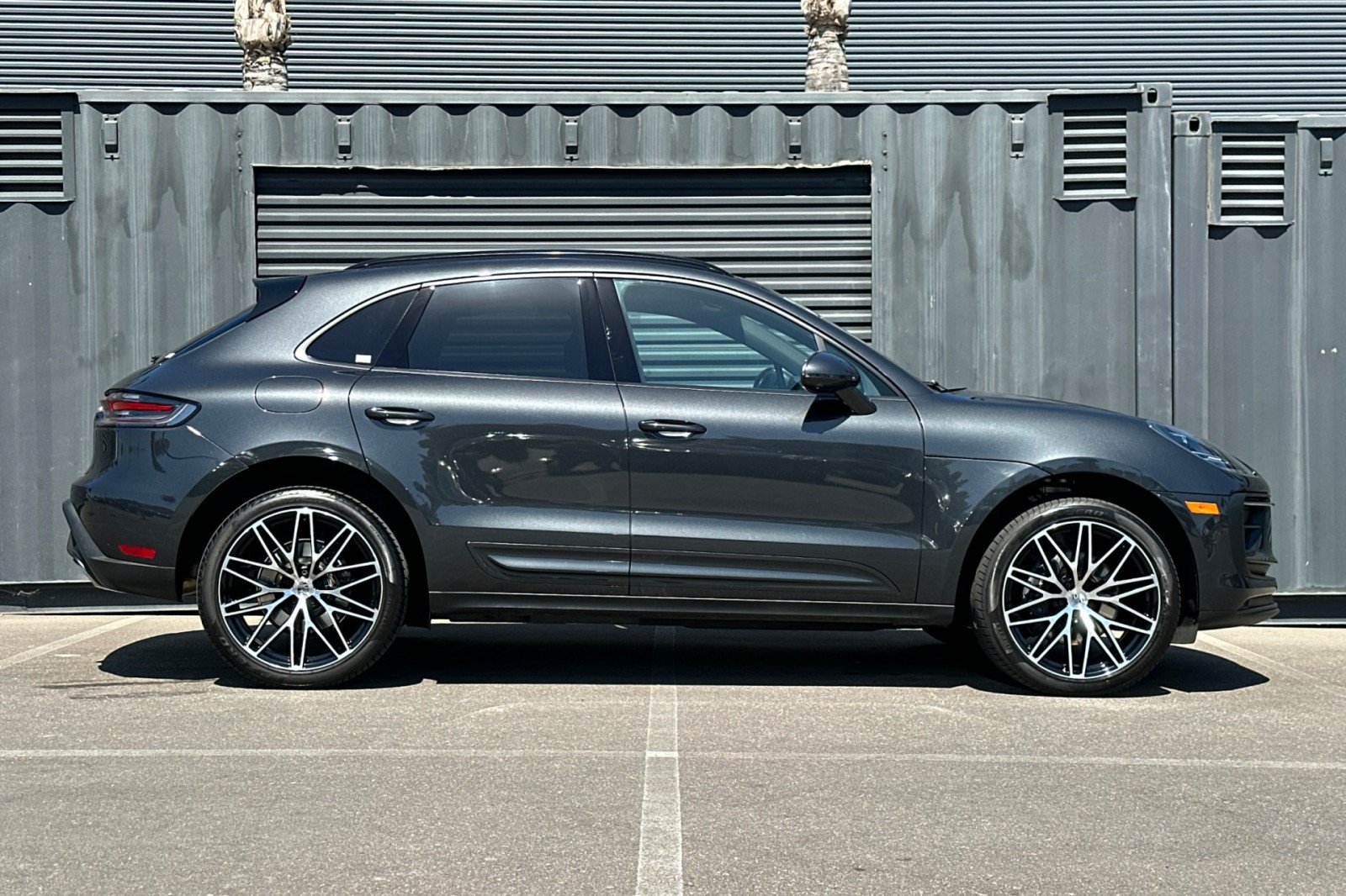Used 2026 Porsche Macan AWD/4WD image 9