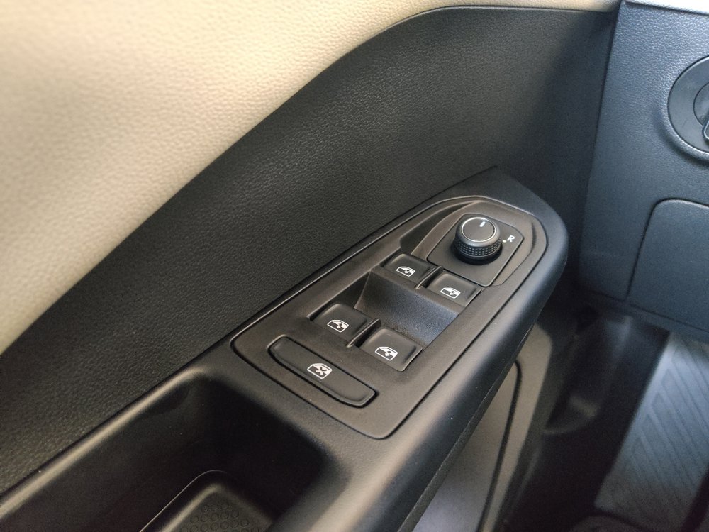 Used 2025 Volkswagen Taos S FWD image 27