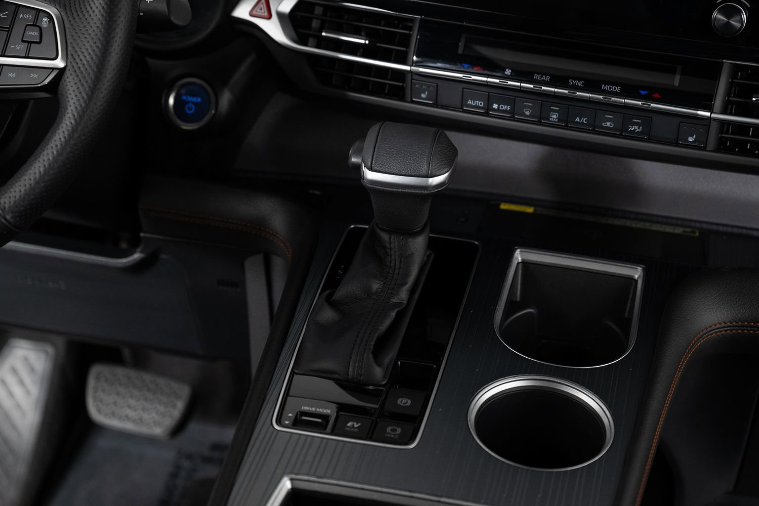 Used 2022 Toyota Sienna XSE image 41