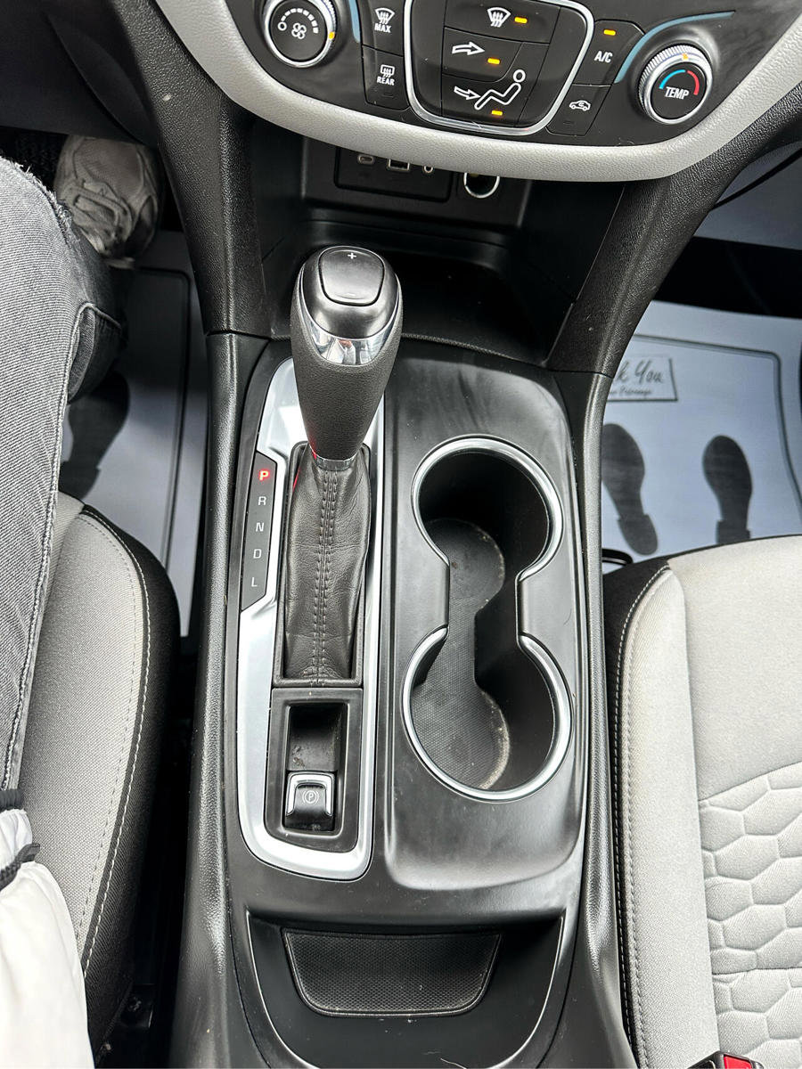 Used 2020 Chevrolet Equinox LS image 17