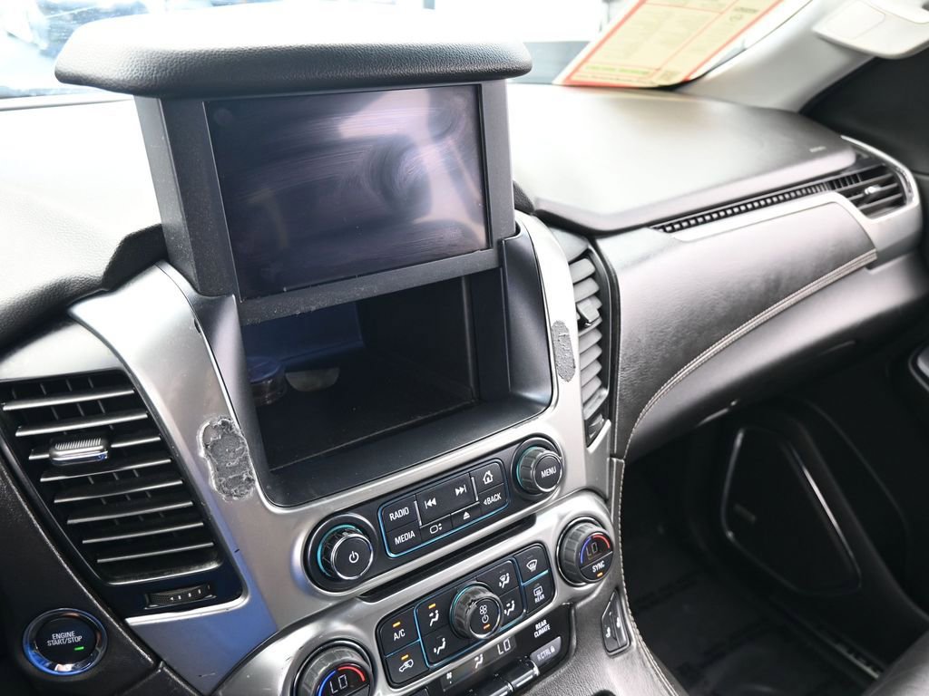 Used 2020 Chevrolet Suburban LT image 28