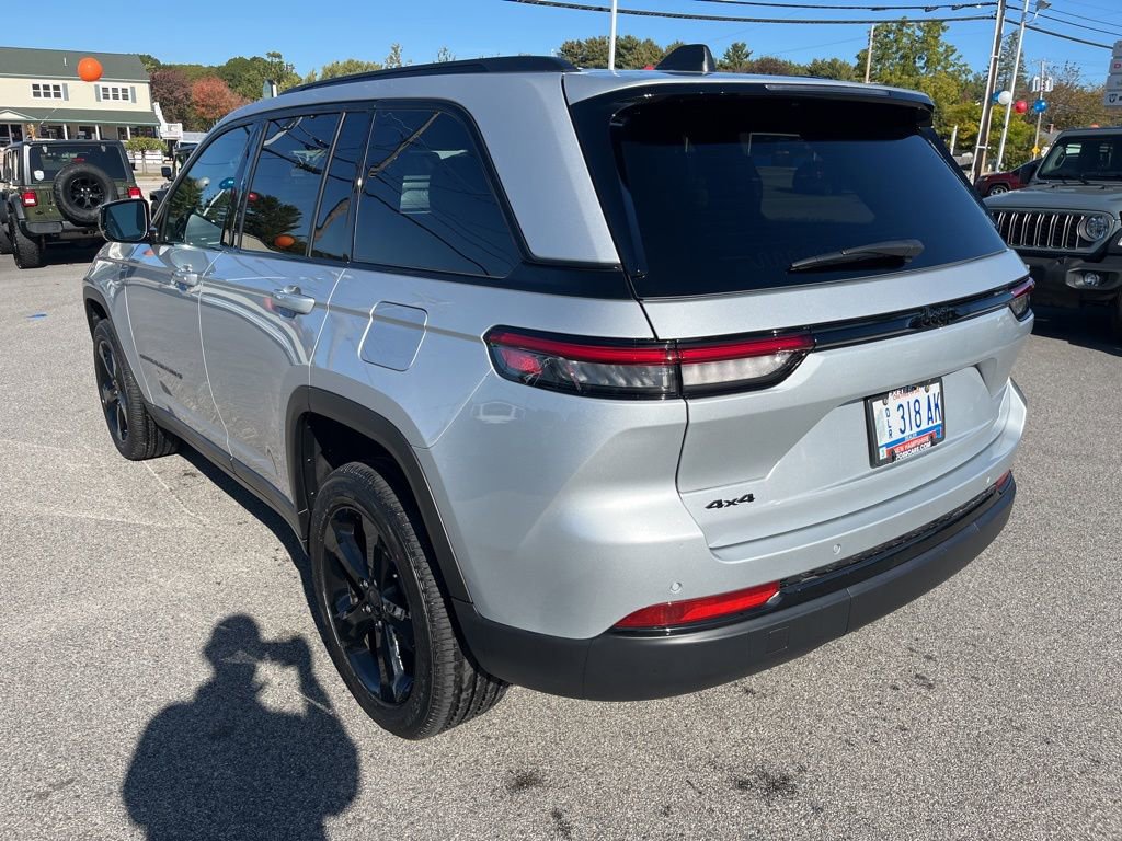 New 2025 Jeep Grand Cherokee Altitude image 5