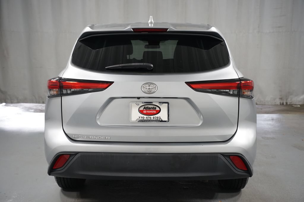 Used 2021 Toyota Highlander L FWD image 7