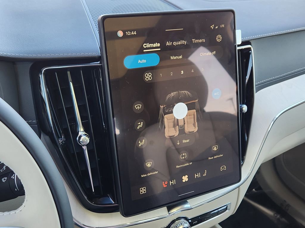 New 2026 Volvo XC60 B5 Ultra w/ Climate Package PRO image 9