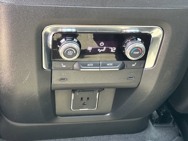 Used 2025 GMC Yukon XL AT4 w/ AT4 Premium Package AWD/4WD image 12