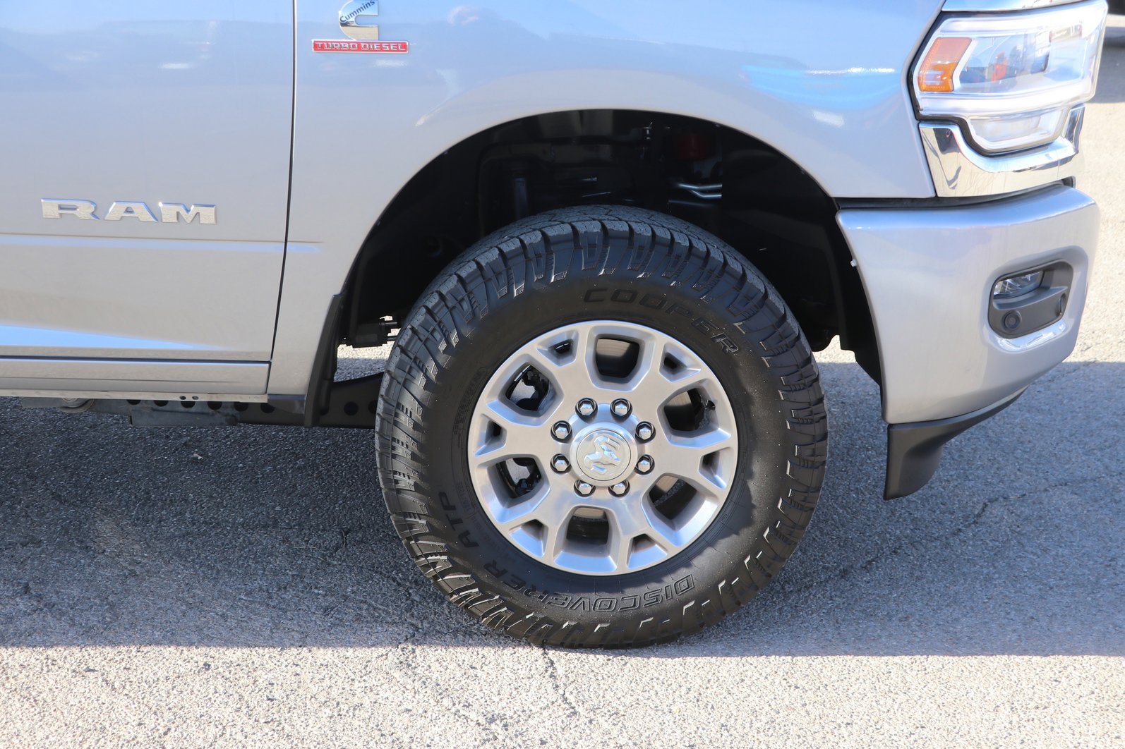 Used 2024 RAM 2500 Laramie w/ Safety Group image 9