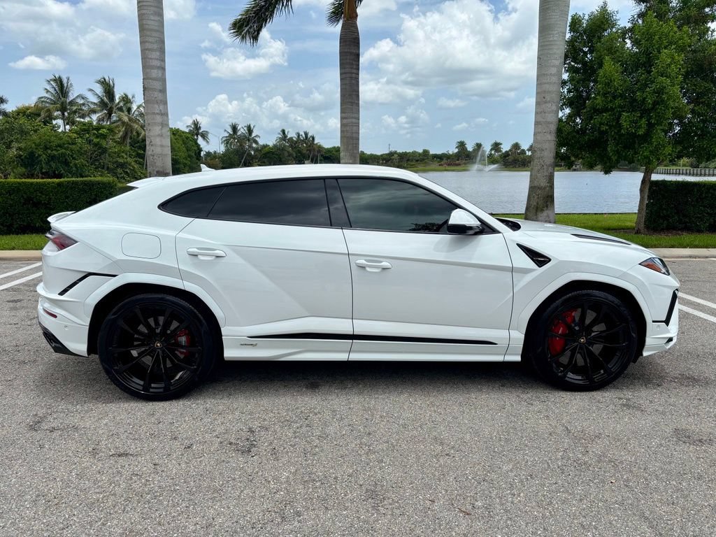 Used 2024 Lamborghini Urus S AWD/4WD image 5