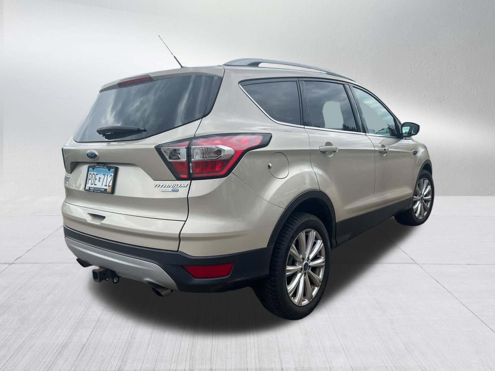 Used 2017 Ford Escape Titanium image 3