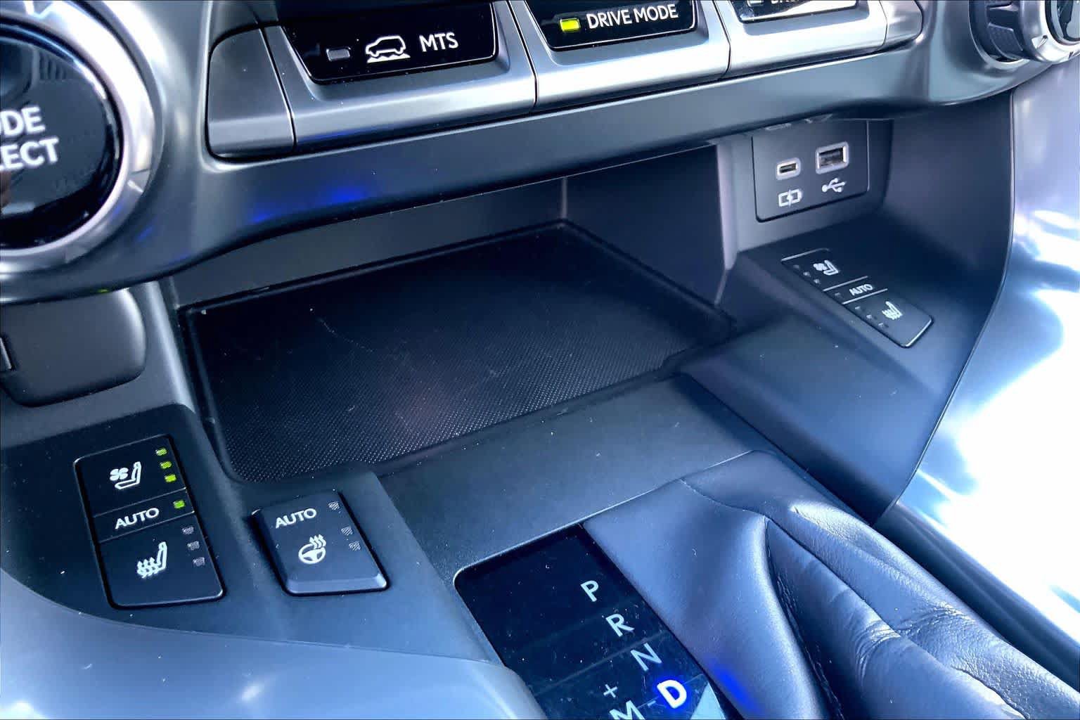Used 2024 Lexus LX 600 4WD w/ Appearance Package image 33