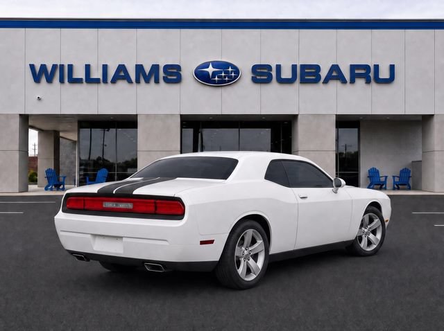 Used 2013 Dodge Challenger SXT RWD image 4