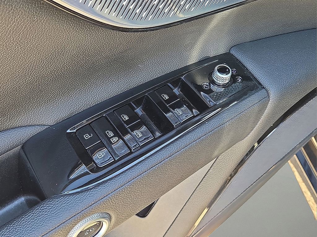 Used 2024 Maserati Grecale GT image 23