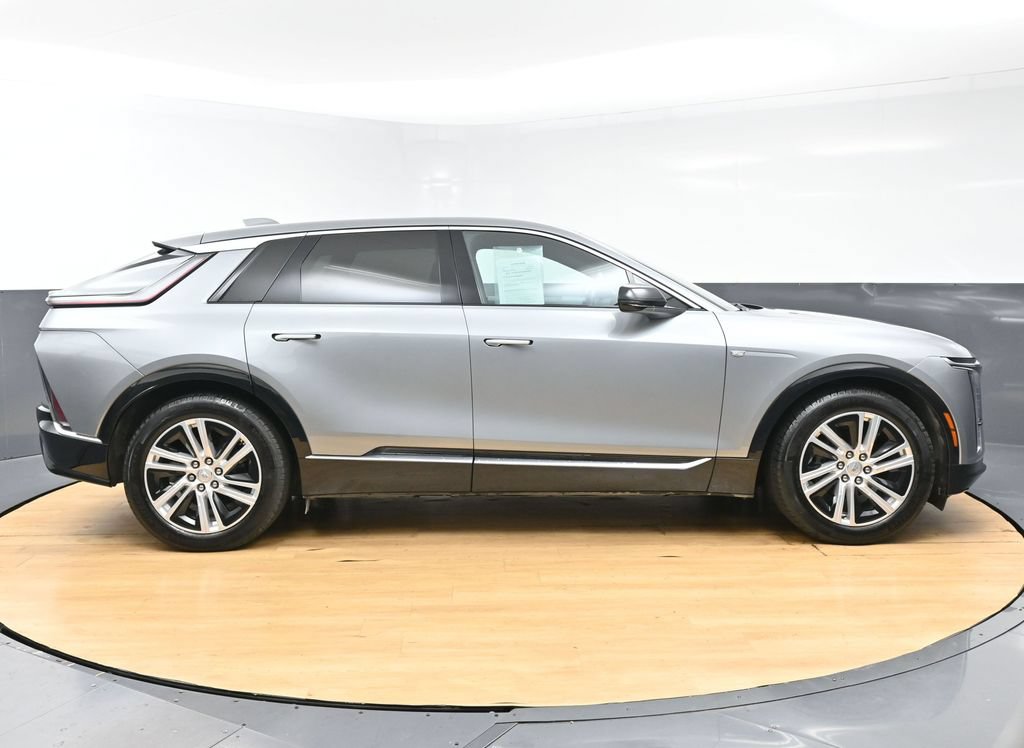 Used 2024 Cadillac Lyriq Tech RWD image 8